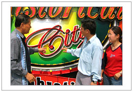 JOY Parade 2004